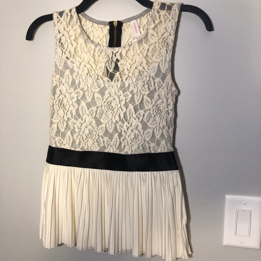 Xhilaration Sleeveless Blouse